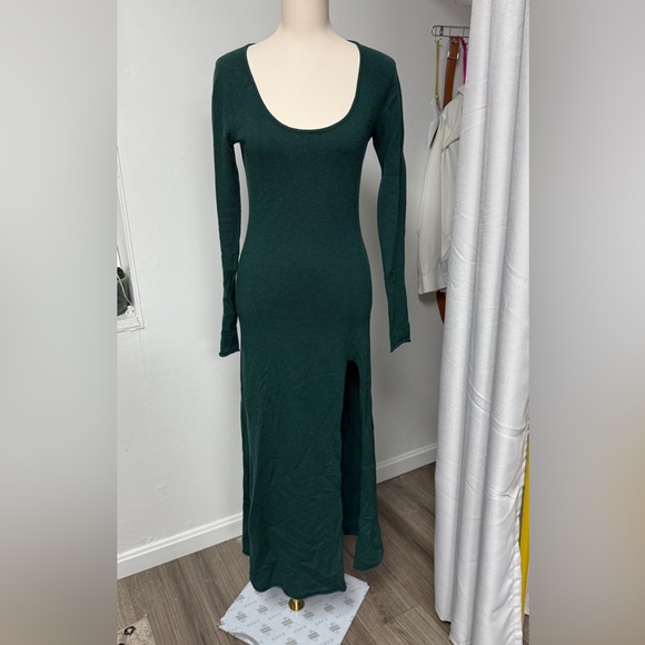 NWT Reformation
Jennita Cashmere Midi-Dress Green Small $378 - Picture 4 of 5